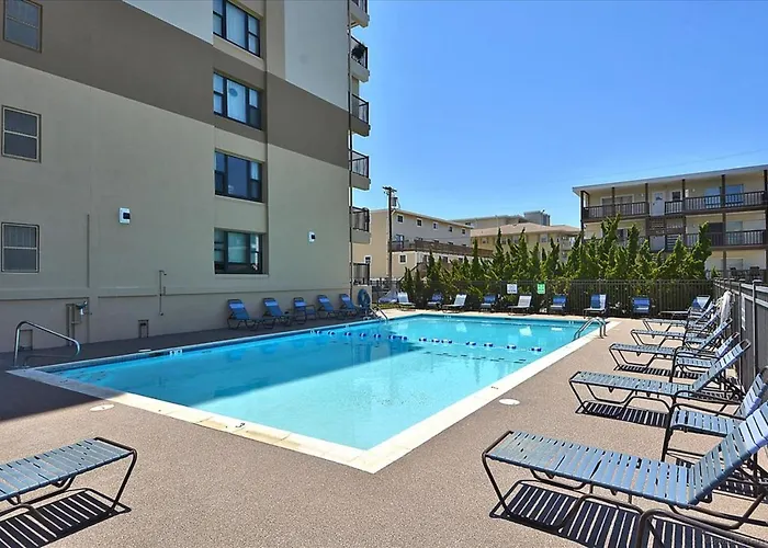 Sandpiper Dunes 204 *